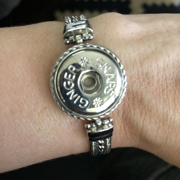 Gingersnaps bracelet and accessories. - Picture 2 of 4